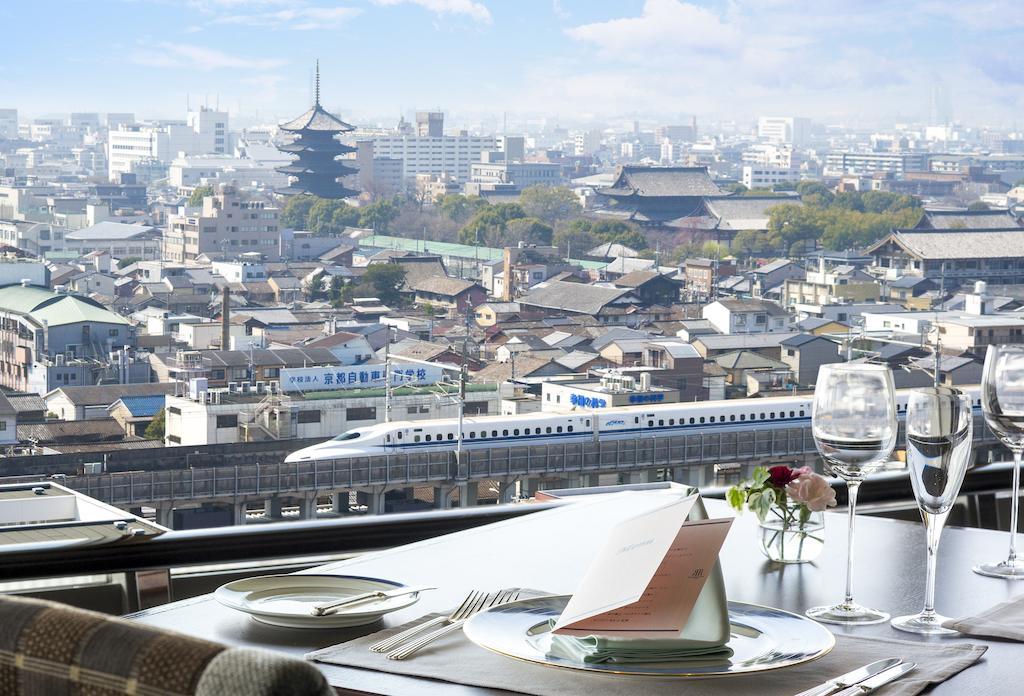 Rihga Royal Hotel Kyōto Esterno foto View from the restaurant